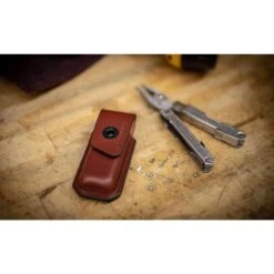 Étui Cuir Tanné Végétal Taille Moyenne - AINSWORTH Pour Pince LEATHERMAN -Petromax Soldes Boutique etui cuir tanne vegetal taille moyenne ainsworth pour pince leatherman 3